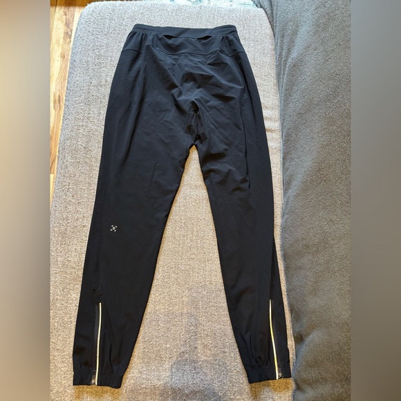 Lululemon Surge Joggers - Picture 13 of 14